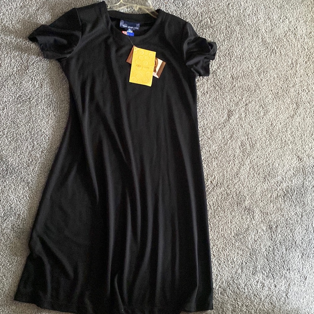 Black basic dress size M NEVER WORN ( tags on)